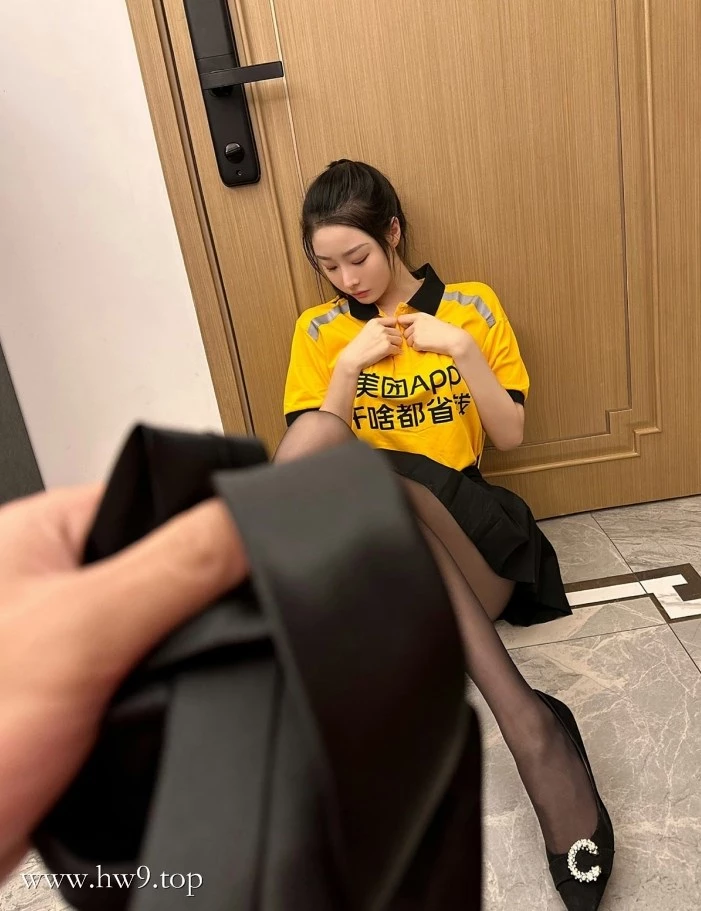 一服装店老板娘遇持刀歹徒劫财劫色 上演教科书式自救