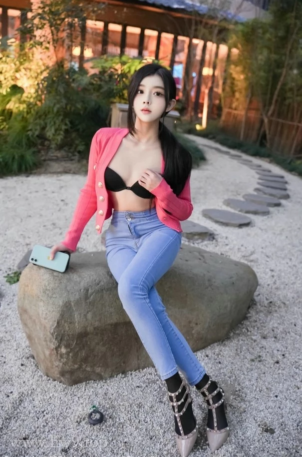 龙雪儿丨秀人合集[已更7期]