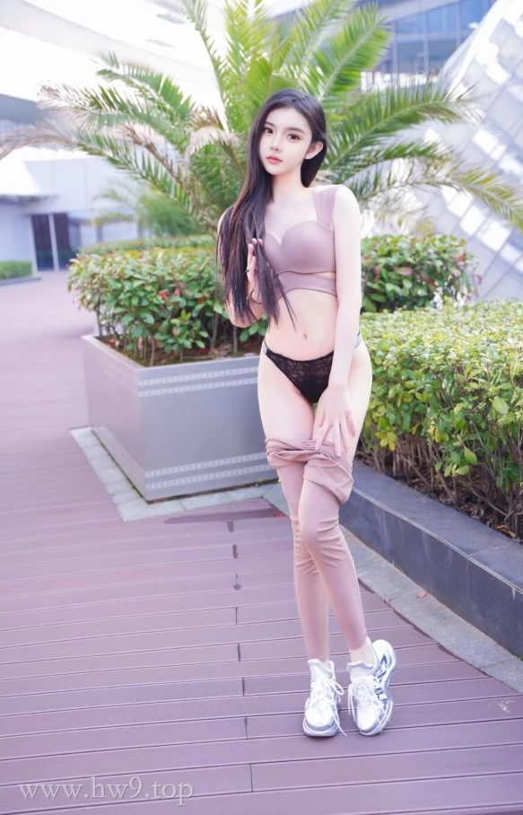 龙雪儿丨私拍合集[已更3期]