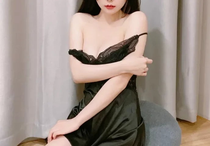 香草喵露露 – NO.070 大象 黑色吊带睡衣[25P-75.6M]